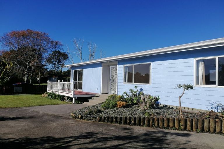 Photo of property in 14 Darren Crescent, Half Moon Bay, Auckland, 2012