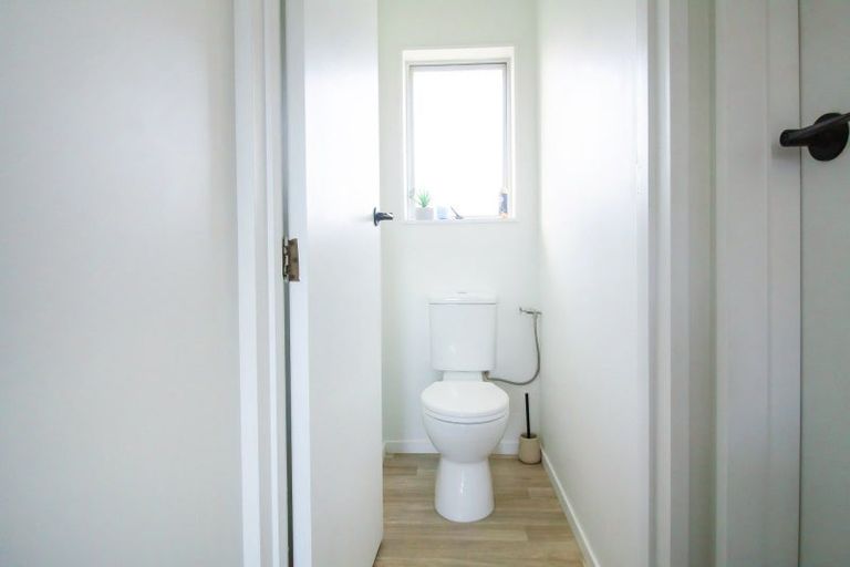 Photo of property in 32 Palliser Place, Milson, Palmerston North, 4414