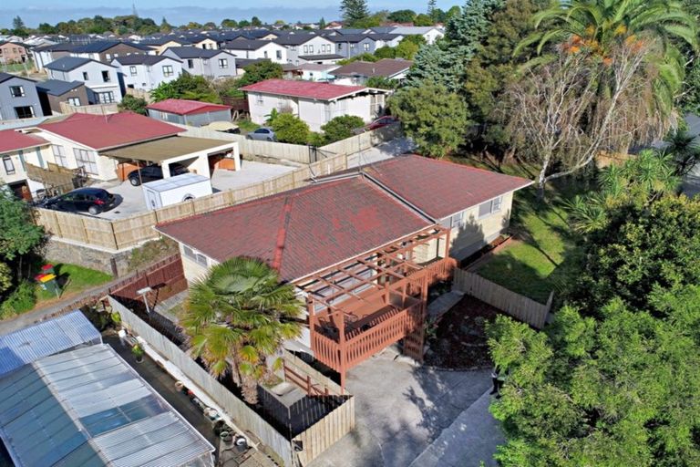 Photo of property in 35 Leaver Place, Weymouth, Auckland, 2103