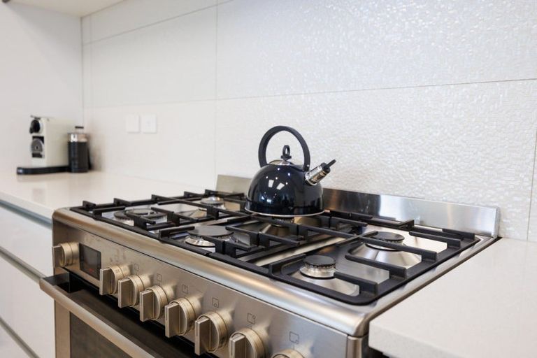 Photo of property in 33 Hartwell Drive, Kelvin Grove, Palmerston North, 4470