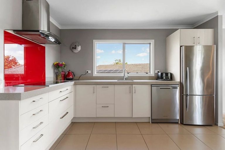Photo of property in 152 Everglade Drive, Totara Heights, Auckland, 2105