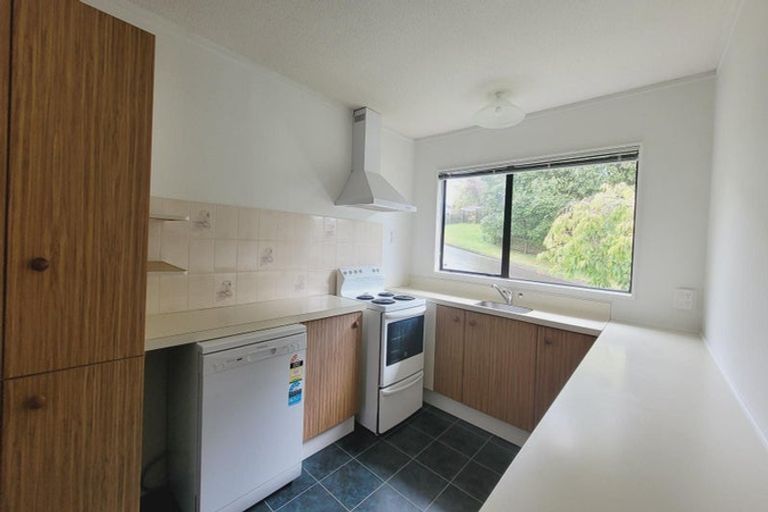 Photo of property in 1-2 Seagull Place, Whitby, Porirua, 5024