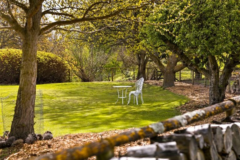 Photo of property in 259 Arrowtn-lke Hayes Road, Lake Hayes, 9371