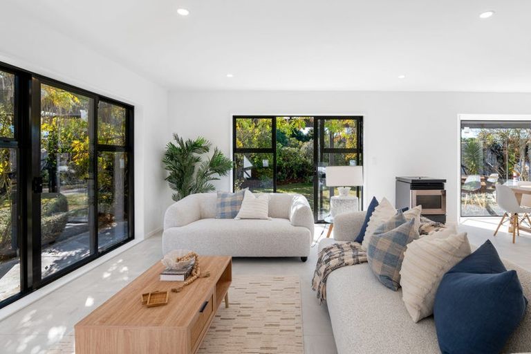Photo of property in 11 Millcroft Place, Parklands, Christchurch, 8083
