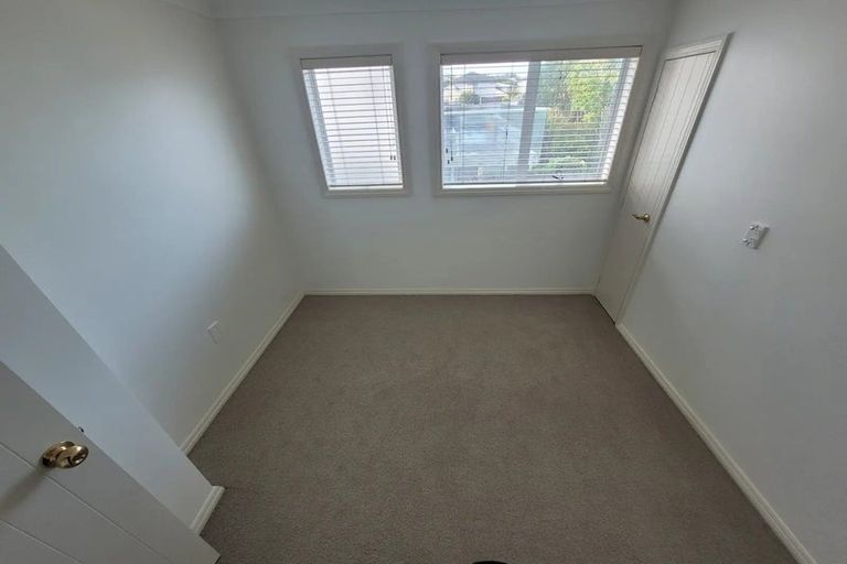 Photo of property in 79 Clovelly Road, Bucklands Beach, Auckland, 2012