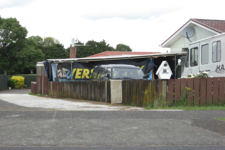 Photo of property in 92 Kayes Road, Pukekohe, 2120