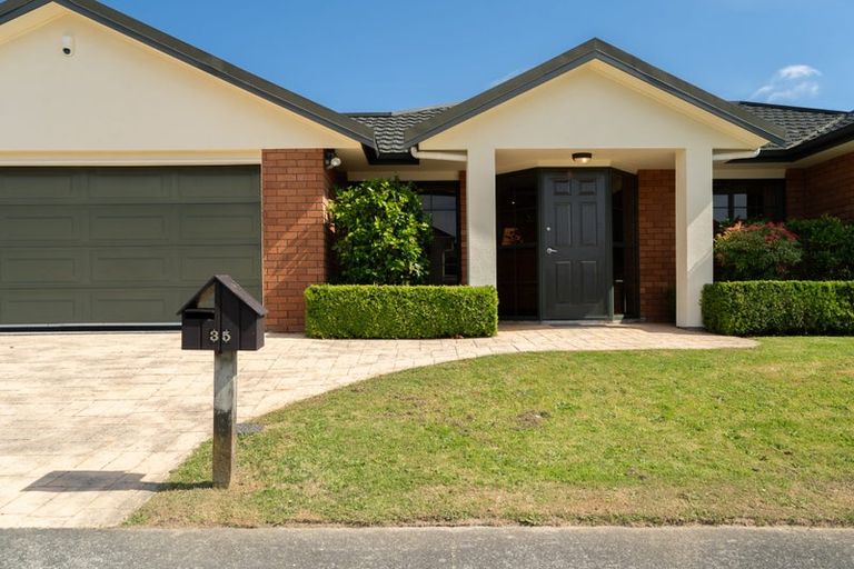 Photo of property in 35 Ring Lane, Paparangi, Wellington, 6037