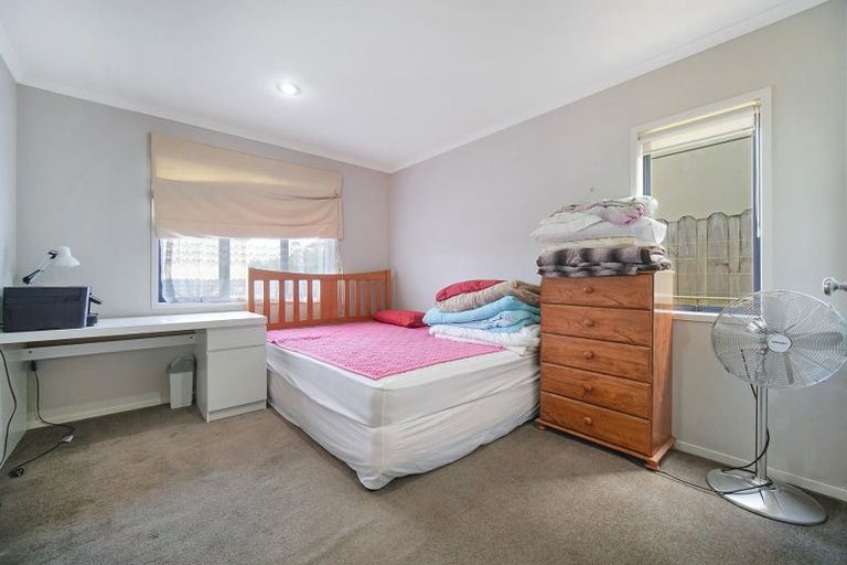 Photo of property in 27 Sonoma Crescent, Oteha, Auckland, 0632
