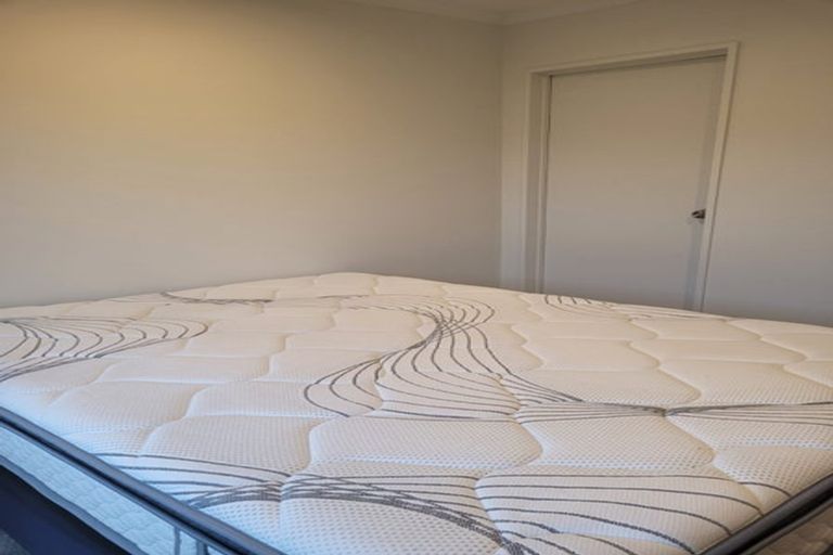 Photo of property in 16 Kutukutu Street, Takanini, 2112