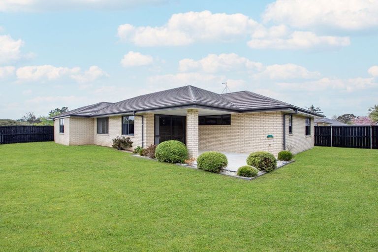 Photo of property in 266 Dixon Road, Fitzroy, Hamilton, 3206