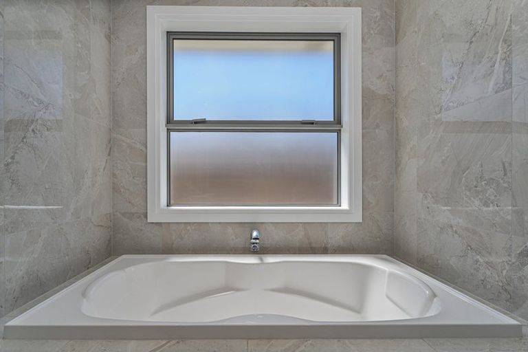 Photo of property in 1 Ngaroma Crescent, Whitianga, 3510