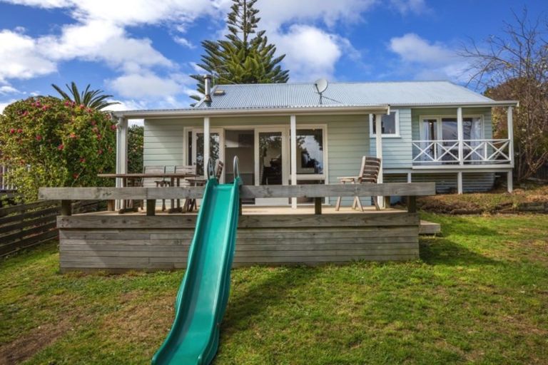 Photo of property in 52 Hicks Close, Whitby, Porirua, 5024
