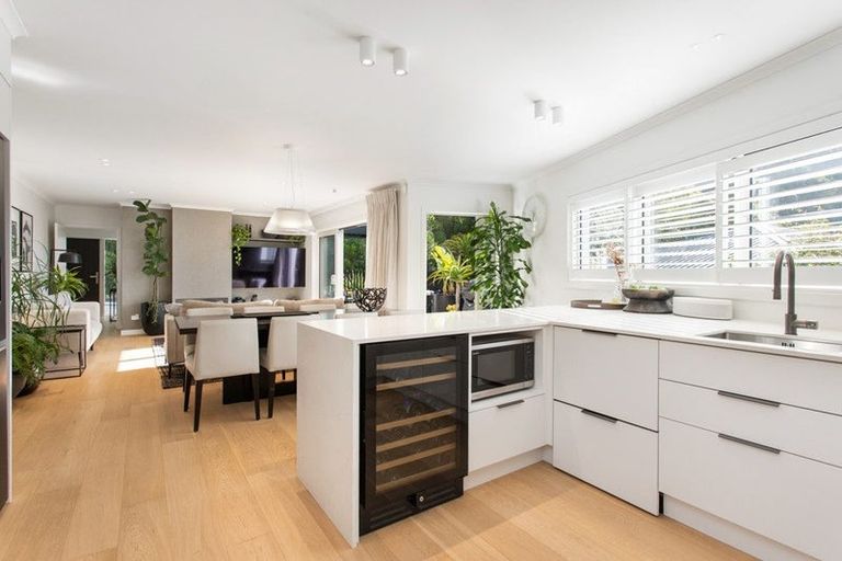 Photo of property in 10 Finnsarby Place, Sumner, Christchurch, 8081