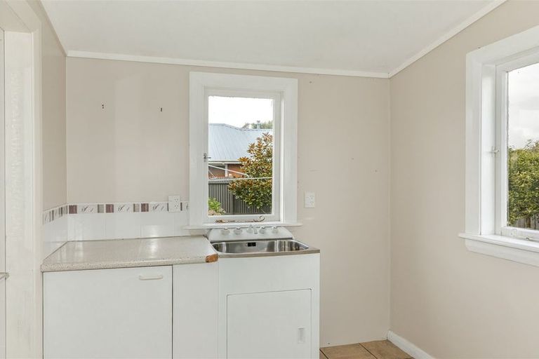 Photo of property in 9 Queen Street, Westport, 7825