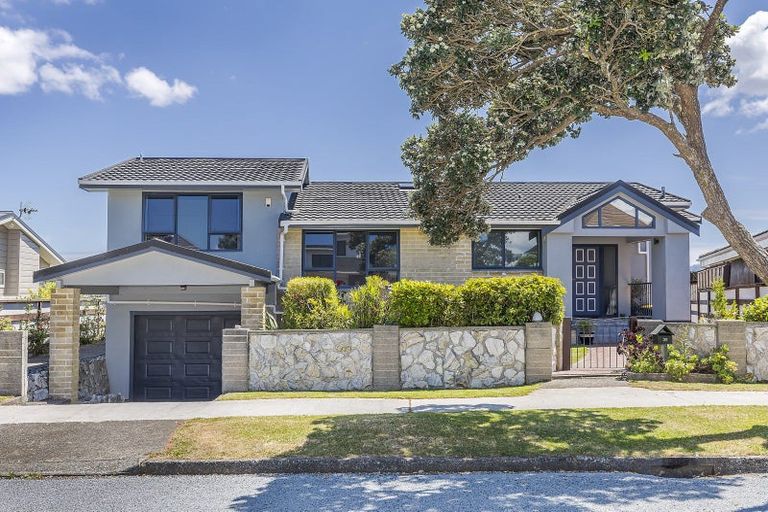 Photo of property in 35 Kaikoura Street, Maupuia, Wellington, 6022