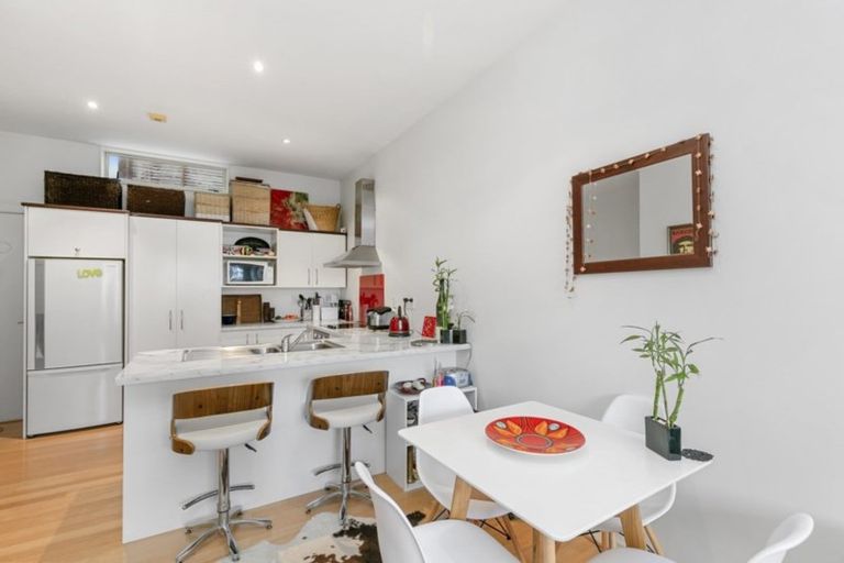 Photo of property in De Vere Apartments, 1/23 Tennyson Street, Te Aro, Wellington, 6011