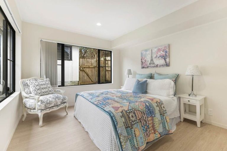 Photo of property in 6 Sime Road, Hillpark, Auckland, 2102