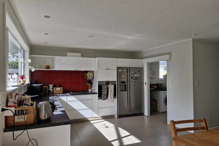 Photo of property in 4 Norton Place, Spotswood, New Plymouth, 4310