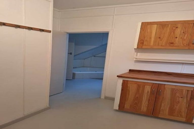 Photo of property in 39 Chaucer Road, Hospital Hill, Napier, 4110