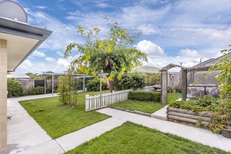 Photo of property in 14 Lamorna Road, Parklands, Christchurch, 8083