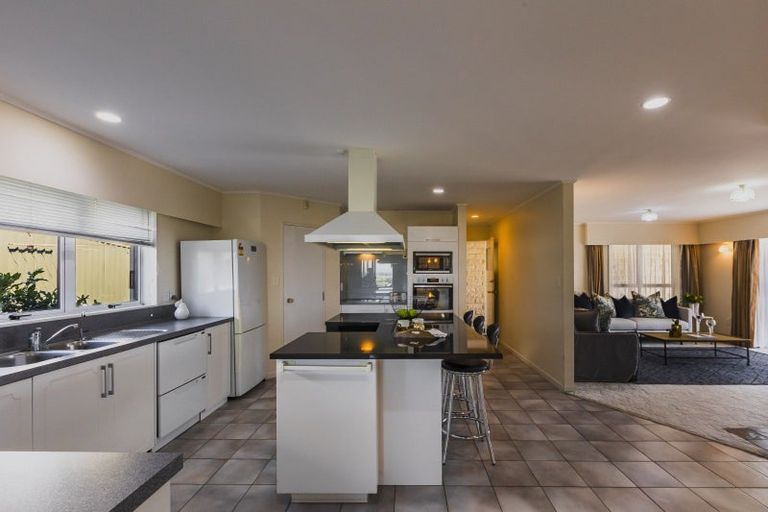 Photo of property in 81 Churchill Drive, Taradale, Napier, 4112