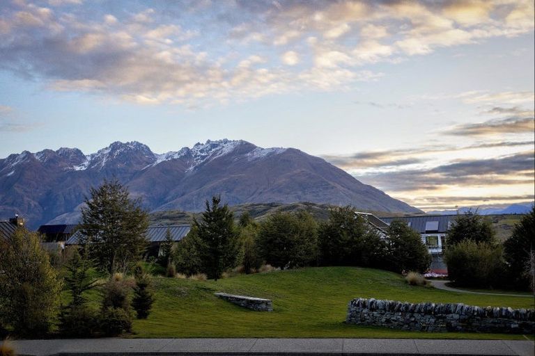 Photo of property in 17 Mcadam Drive, Jacks Point, Queenstown, 9371