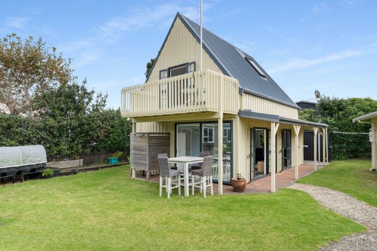 Photo of property in 220 Kenwood Drive, Matarangi, Whitianga, 3592