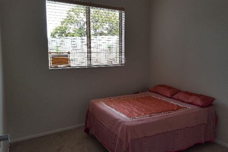 Photo of property in 100 Bluebird Crescent, Unsworth Heights, Auckland, 0632