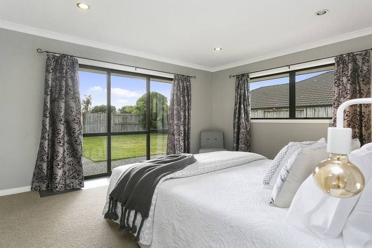 Photo of property in 23 Norfolk Drive, Cambridge, 3434