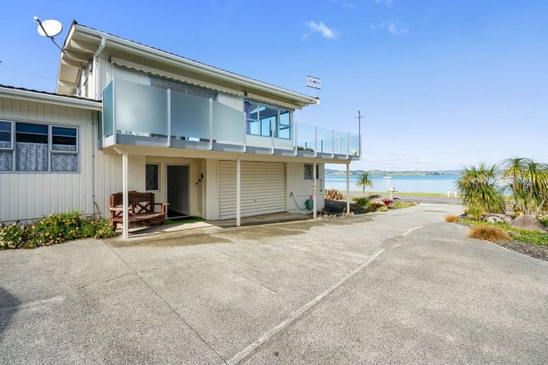 Photo of property in 6 Waikaraka Beach Road, Tamaterau, Whangarei, 0174