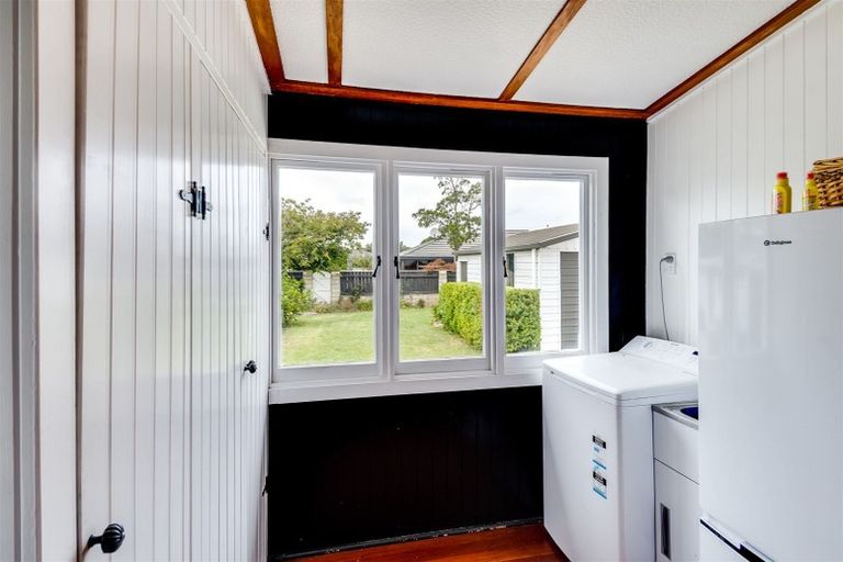 Photo of property in 130 Gloucester Street, Taradale, Napier, 4112