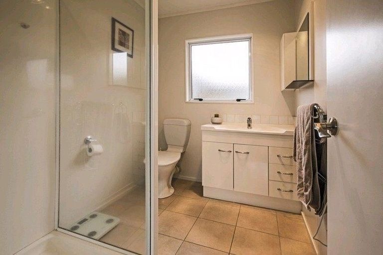 Photo of property in 7 Maroubra Place, Botany Downs, Auckland, 2010