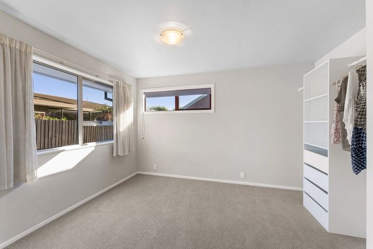 Photo of property in 2/49 Sarabande Avenue, Redwood, Christchurch, 8051