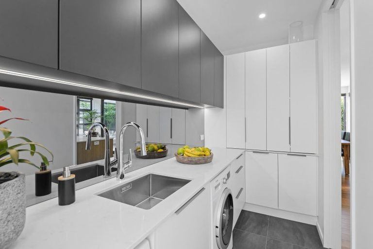 Photo of property in 51 Innes Road, St Albans, Christchurch, 8052