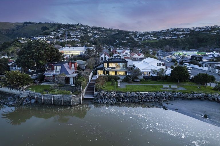 Photo of property in 8a Beachville Road, Redcliffs, Christchurch, 8081