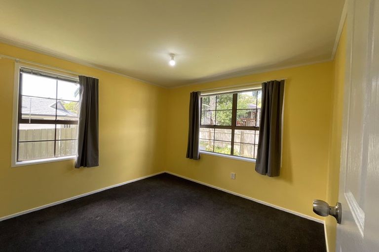 Photo of property in 3 Coey Place, Glen Eden, Auckland, 0602