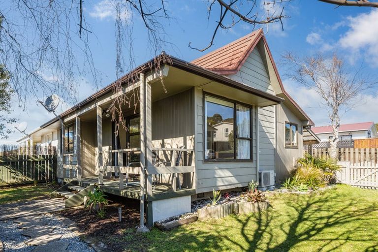 Photo of property in 7a Parkinson Close, Whitby, Porirua, 5024