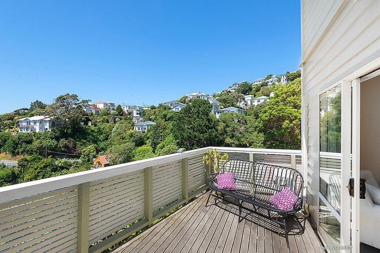 Photo of property in 106 Mortimer Terrace, Brooklyn, Wellington, 6021