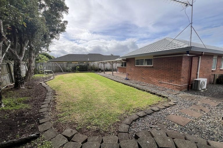 Photo of property in 12 Sheldon Place, Burswood, Auckland, 2013