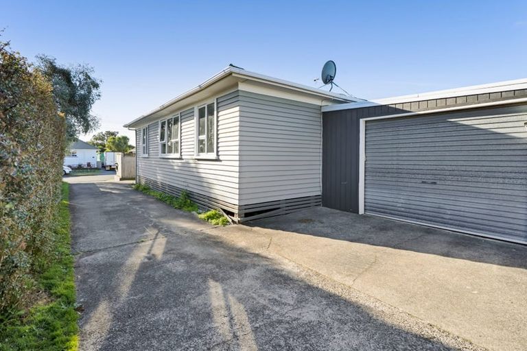 Photo of property in 12 Karaka Street, Merrilands, New Plymouth, 4312