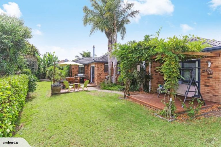 Photo of property in 13 Kathleen Reece Place, Waiuku, 2123