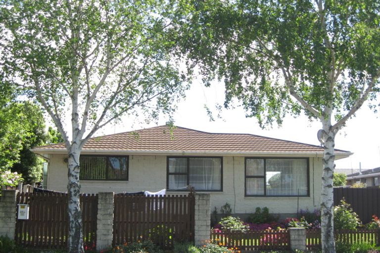 Photo of property in 35 Chipping Lane, Redwood, Christchurch, 8051
