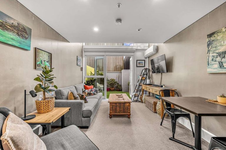 Photo of property in Canvas Apartments, 3/307 Willis Street, Te Aro, Wellington, 6011