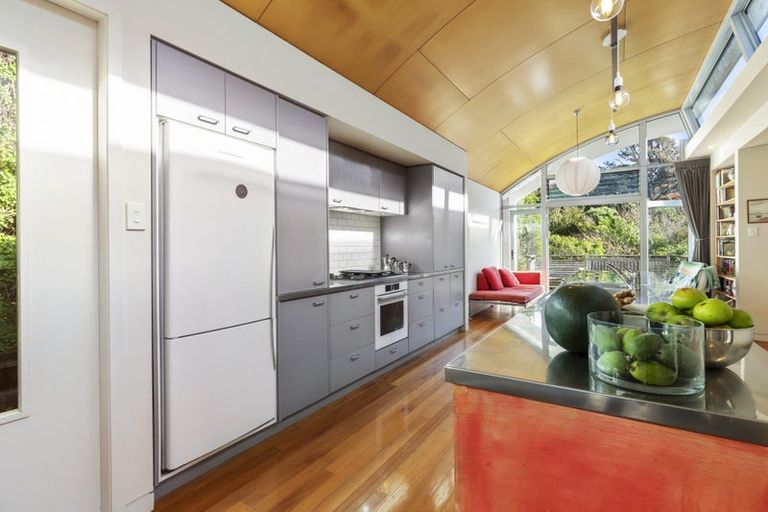 Photo of property in 74 Glen Road, Kelburn, Wellington, 6012