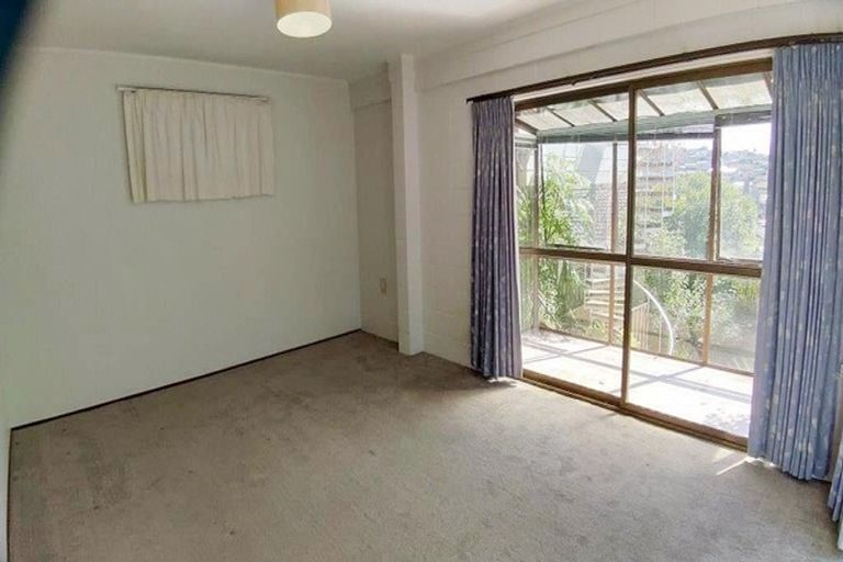 Photo of property in 1/37 Rangitoto Terrace, Milford, Auckland, 0620
