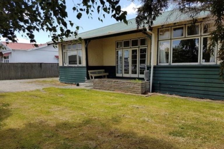 Photo of property in 68 Chelwood Street, Takaro, Palmerston North, 4412