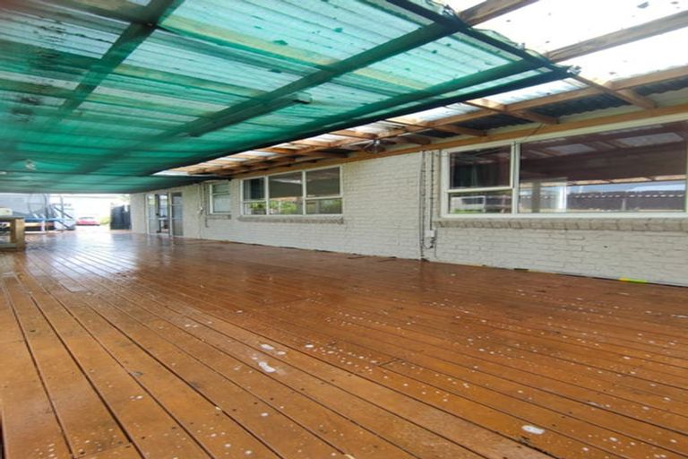 Photo of property in 165 Don Buck Road, Massey, Auckland, 0614