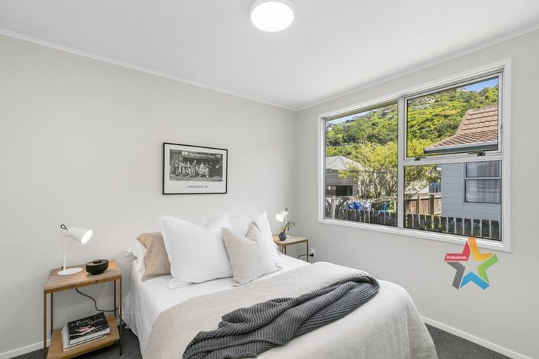 Photo of property in 178 Queens Drive, Lyall Bay, Wellington, 6022