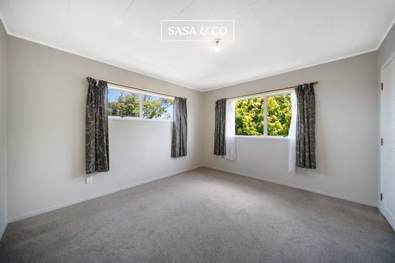 Photo of property in 2/6 Bundena Place, Clendon Park, Auckland, 2103