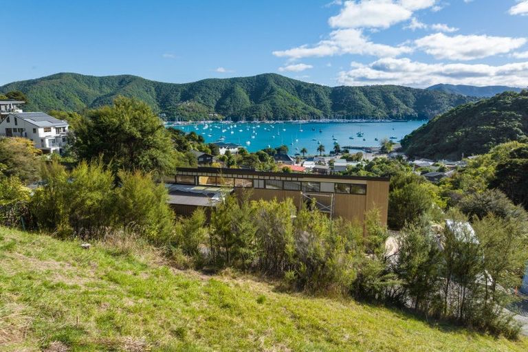 Photo of property in 24 Amelia Crescent, Waikawa, Picton, 7220